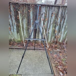 Black Winsor & Newton Easel